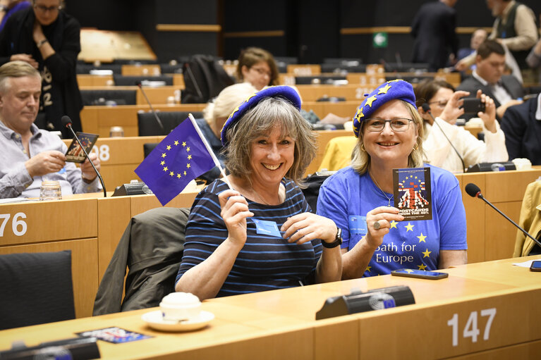 Fotografija 24: Special documentary screening: ' Postcards from the 48% - How do we stop Brexit ?'