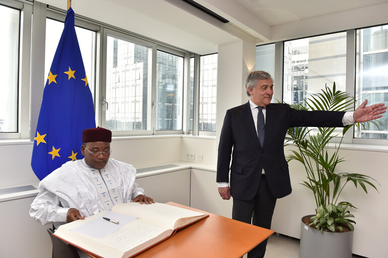 Fotogrāfija 6: Visit of the President of Niger - Bilateral meeting