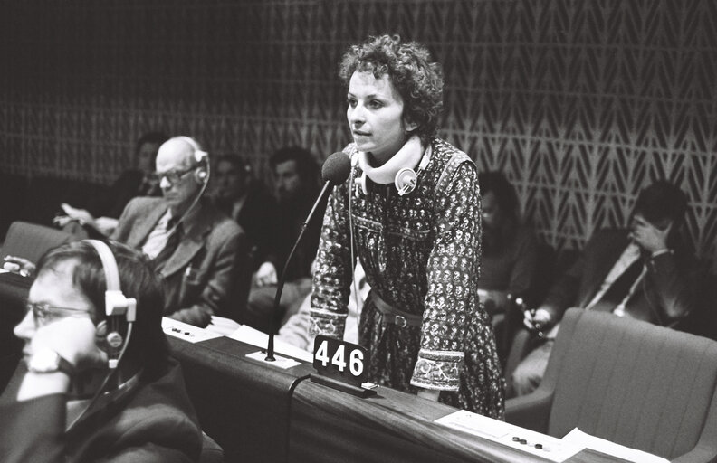 Foto 2: The MEP Emma BONINO during a session in the hemicycle of Strasbourg in November 1979.