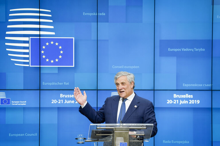 Fotografie 15: European Council meeting - Press conference by EP President