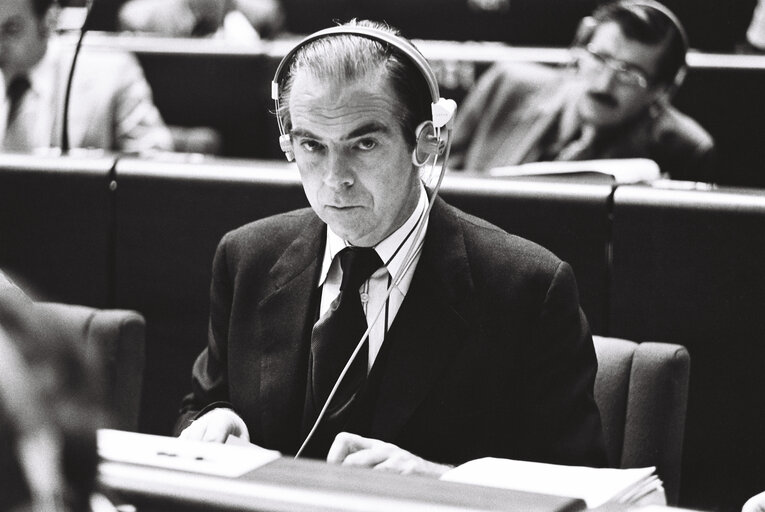 Fotó 3: The MEP Sir Jack STEWART-CLARK during a session in the hemicycle of Strasbourg in November 1979.