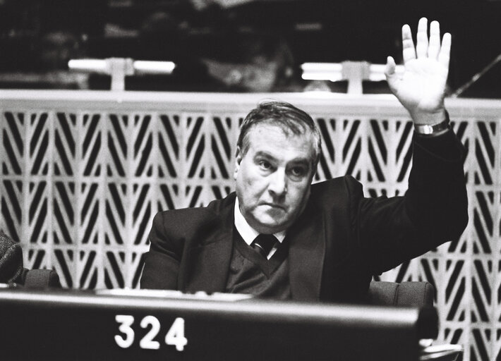 Fotografi 2: Giovanni PAPAPIETRO during a plenary session in Strasbourg in October 1979.Vote