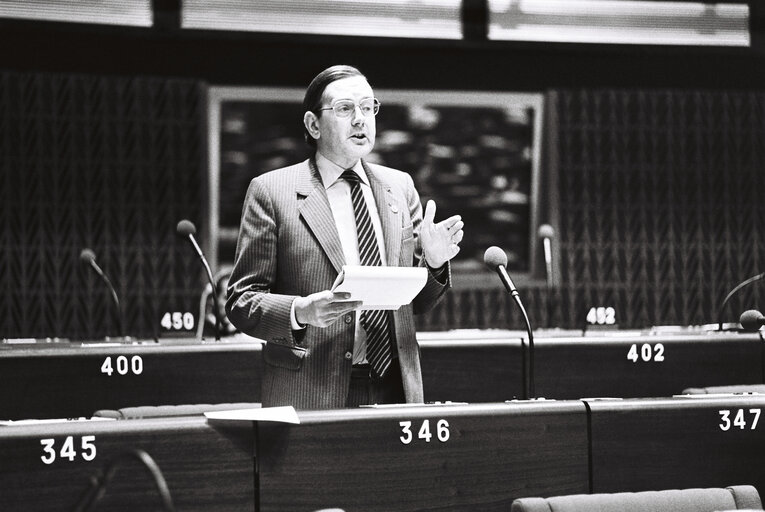 Fotografie 3: The MEP Harry A.C.M. NOTENBOOM during a session in Strasbourg in September 1979.