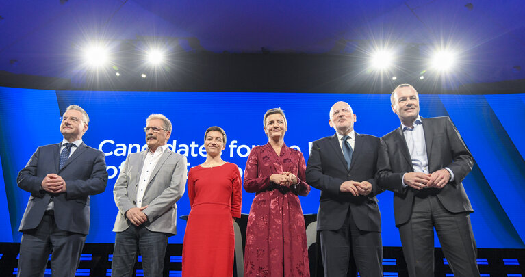 Fotografie 1: Candidates for the Presidency of the European Commission/Eurovision Debate - EU Elections 2019 - Family picture