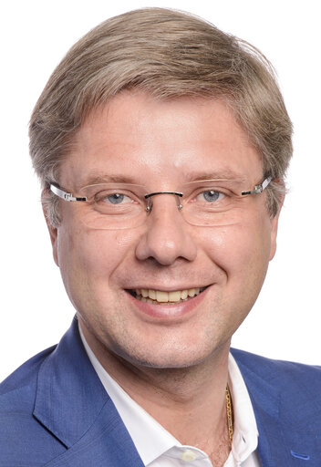 Billede 1: Nils USAKOVS official portrait - 9th Parliamentary term