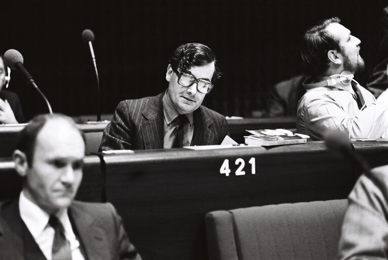 Fotografija 1: The MEP Anthony M.H. SIMPSON during a session in the hemicycle of Strasbourg in November 1979.