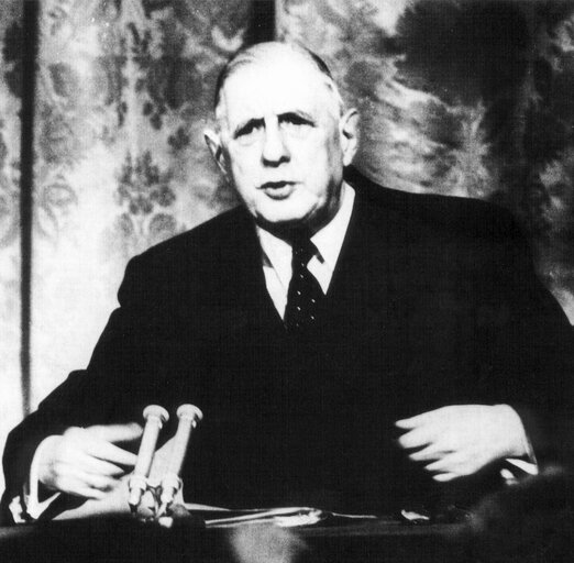 Valokuva 1: French President Charles DE GAULLE holds a news conference in Paris, January 14th, 1963, during which he vetoed Great Britain entering the common market.