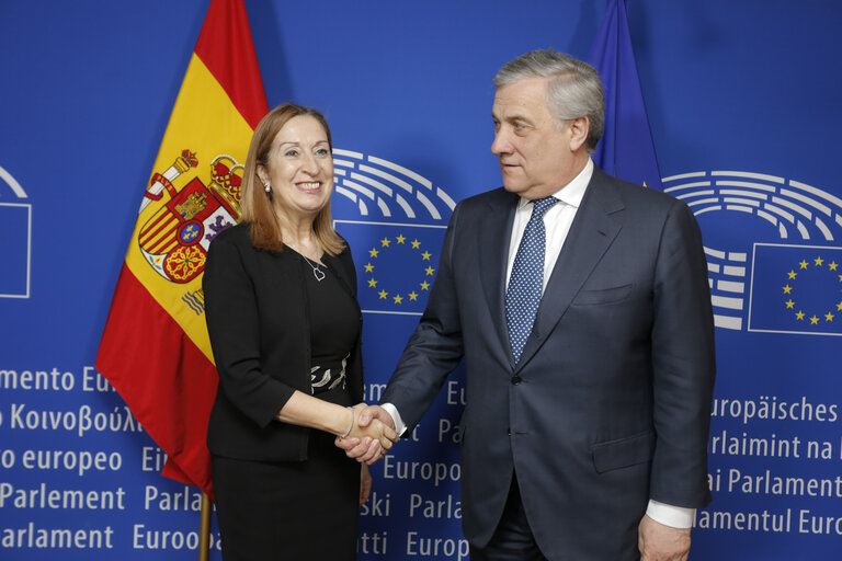 Valokuva 1: Antonio TAJANI, EP President meets with Ana PASTOR JULIAN, Spanish Prime Minister