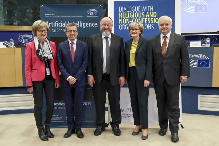 Foto 19: Seminar in the framework of Article 17 of the Treaty on the Functioning of the European Union: ' Artificial Intelligence: Ethical Concerns '- Panel 1: Artificial Intelligence and Human Dignity