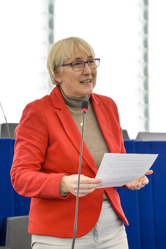 Foto 5: Olga SEHNALOVA in the EP in Strasbourg