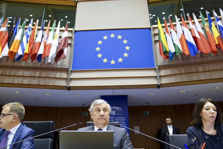 Fotografija 13: Plenary session - Resumption of session and order of business