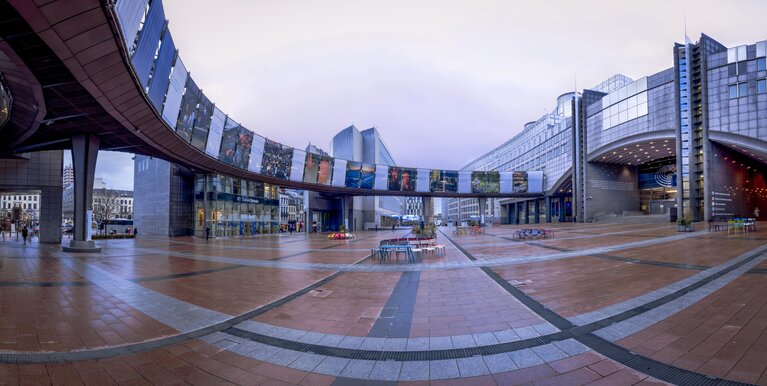 Panoramic view on the Simone Veil esplanade - EP building in Brussels