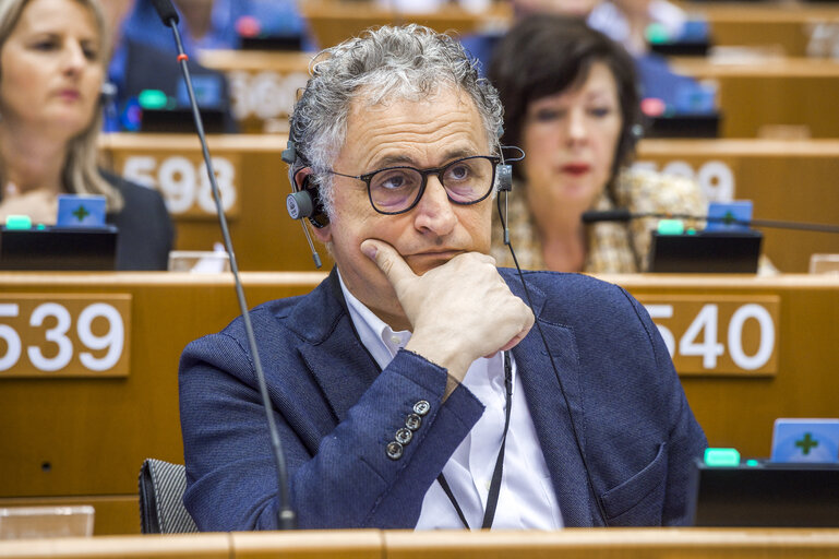 Photo 2 : Giuseppe FERRANDINO in the EP in Brussels