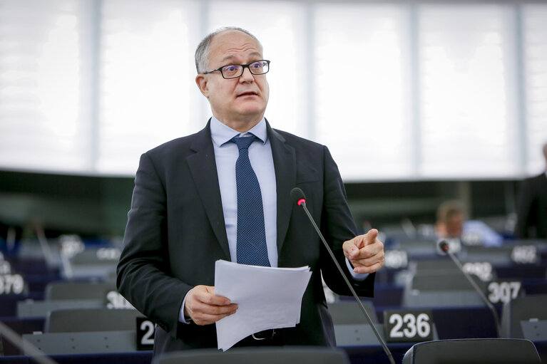 Zdjęcie 3: Roberto GUALTIERI in the EP in Strasbourg