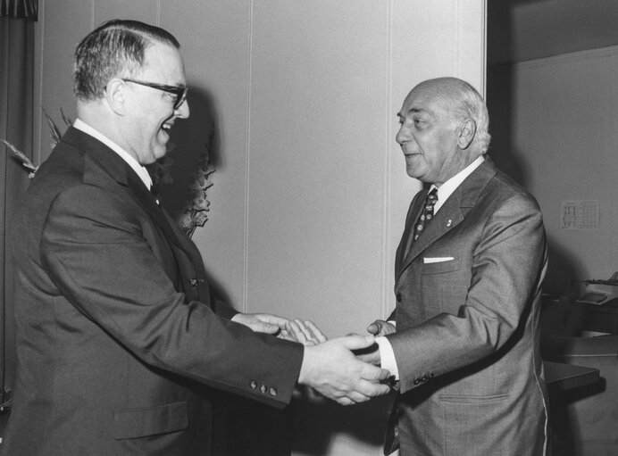 Visit of the the mayor of Neuilly-sur-Seine during the session in july 1972