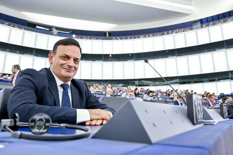 Foto 1: David CASA in the EP in Strasbourg