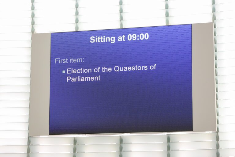 Foto 10: Plenary session - Election of the Quaestors of Parliament - First ballot