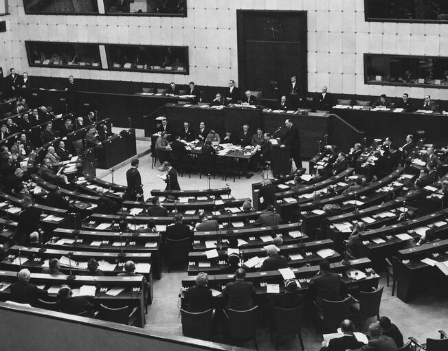 Billede 1: Hemicycle during a plenary session in 1960