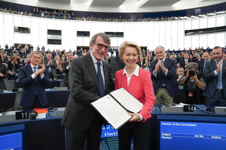 Φωτογραφία 1: Plenary session - vote on European Commission