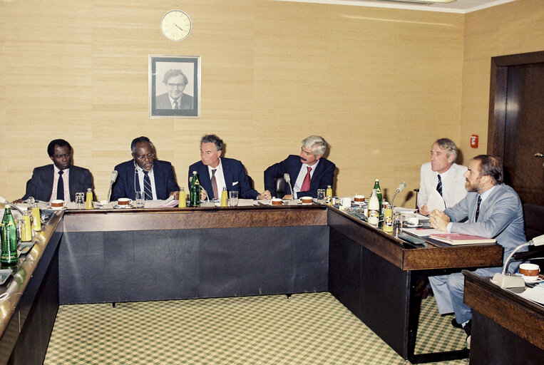 Foto 1: Meeting with Hans Joachim OPITZ, Secretary General of the EP, Nicolas RIEFFEL et Luigi MORMINO. (Exact date unknown)