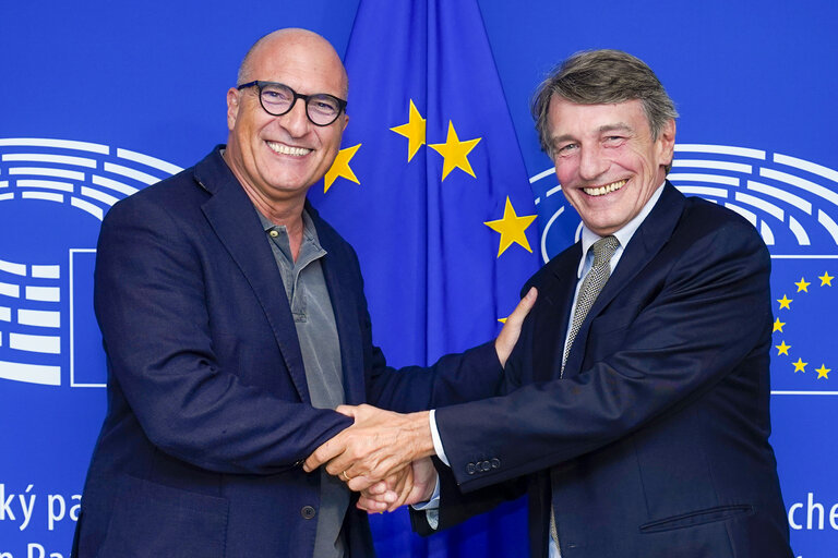 Fotografija 1: David SASSOLI - EP President meets with Andrea COZZOLINO