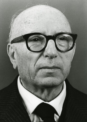 Zdjęcie 2: Portrait of Mario SCELBA