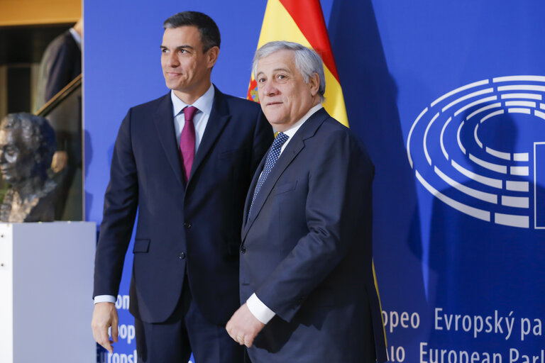 Foto 15: Antonio TAJANI, EP President meets with  Pedro SÁNCHEZ PÉREZ-CASTEJÓN, Spanish Prime Minister- Arrival