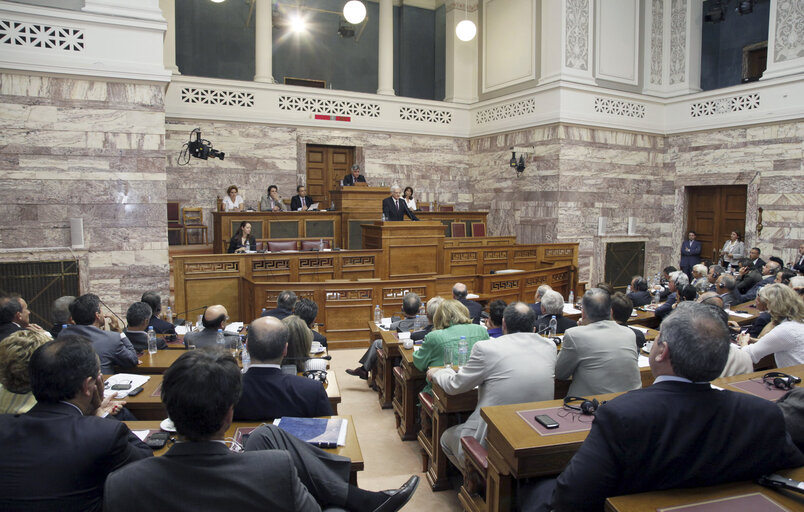 Foto 9: Jerzy BUZEK pays an official visit to Greece