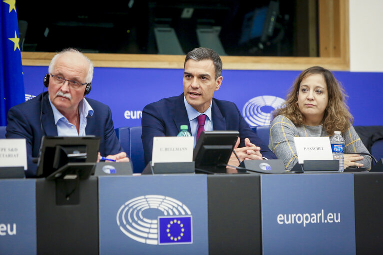 Photo 4: Pedro SÁNCHEZ PÉREZ-CASTEJÓN, Spanish Prime Minister meets with S&D MEPs