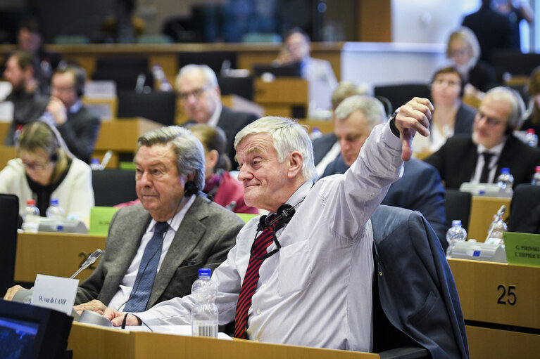 Fotografie 13: TRAN committee meeting. Vote on Transport/Mobility package