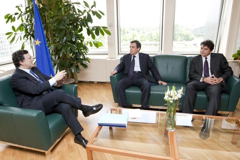 Fotografi 17: French Prime Minister François FILLON visits the EP in Strasbourg