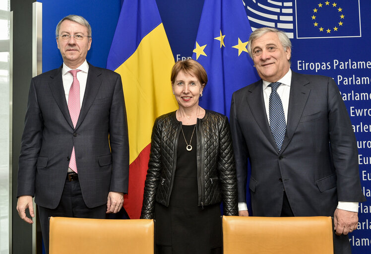 Φωτογραφία 3: Lex signing ceremony in the presence of Antonio TAJANI, EP President and George CIAMBA, Romanian Presidency, Minister Delegate for European Affairs