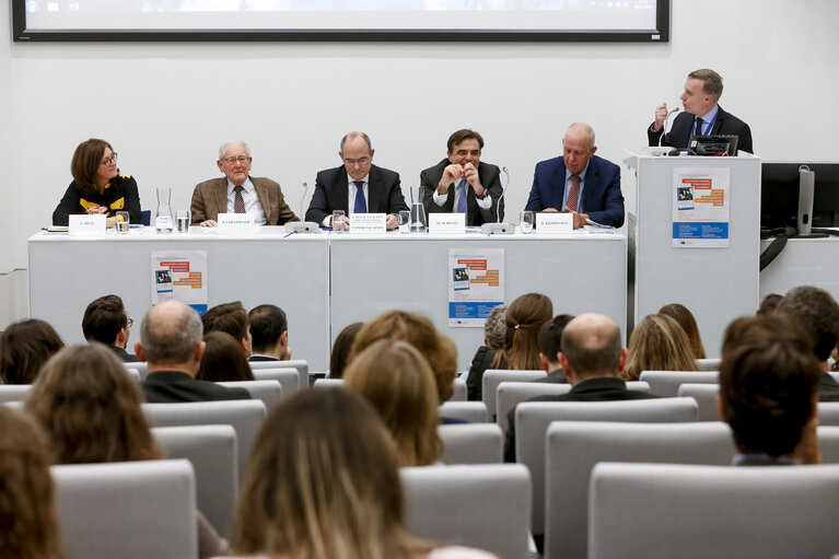 Roundtable discussion around the book ' Paul Collowald, pionnier d'une Europe à unir '