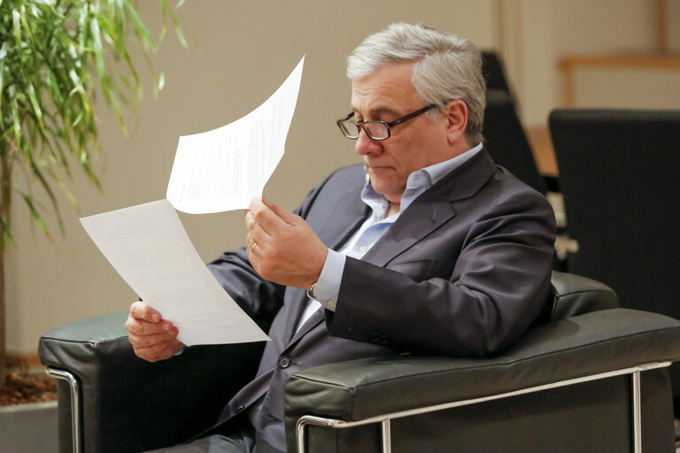 Fotografie 15: Antonio TAJANI - EP President meets with students from Cambridge