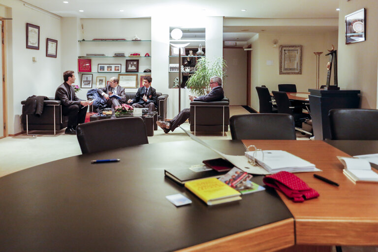 Fotografie 2: Antonio TAJANI - EP President meets with students from Cambridge