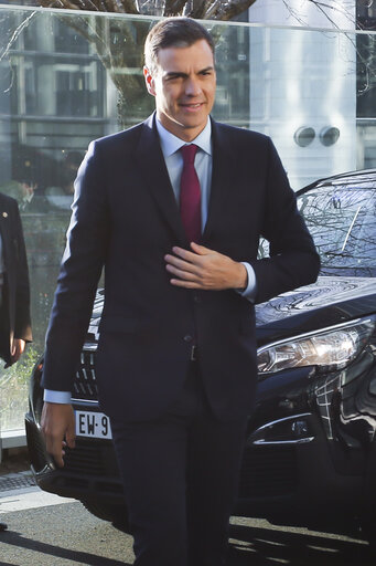 Foto 2: Antonio TAJANI, EP President meets with  Pedro SÁNCHEZ PÉREZ-CASTEJÓN, Spanish Prime Minister- Arrival