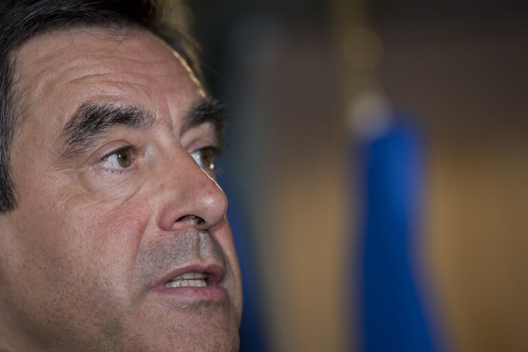 Fotografi 11: French Prime Minister François FILLON visits the EP in Strasbourg