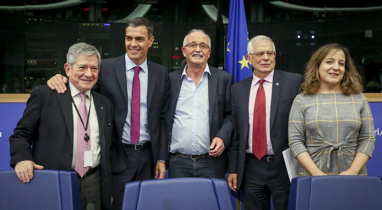 Photo 10: Pedro SÁNCHEZ PÉREZ-CASTEJÓN, Spanish Prime Minister meets with S&D MEPs
