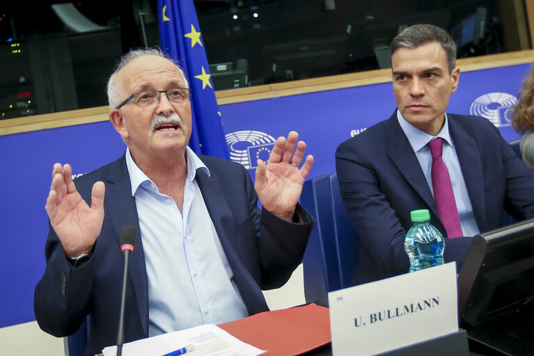 Photo 11: Pedro SÁNCHEZ PÉREZ-CASTEJÓN, Spanish Prime Minister meets with S&D MEPs