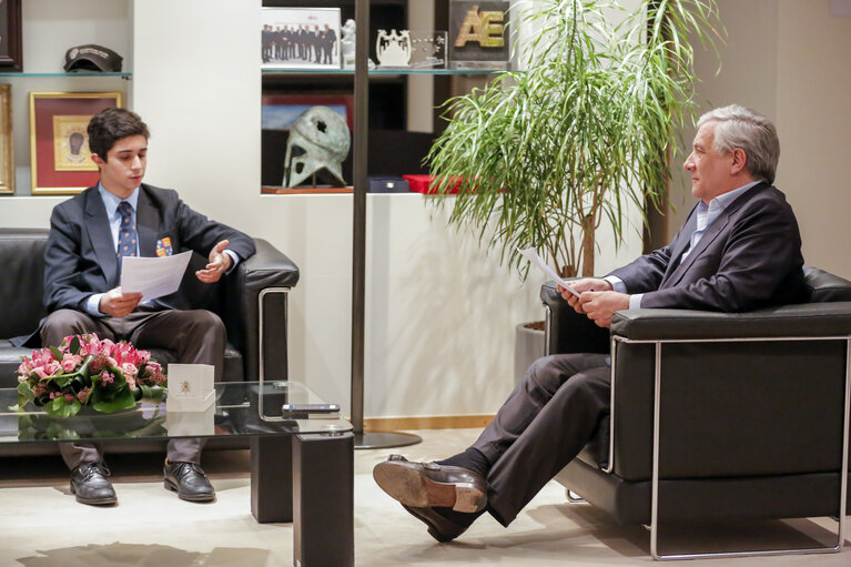 Fotografie 12: Antonio TAJANI - EP President meets with students from Cambridge