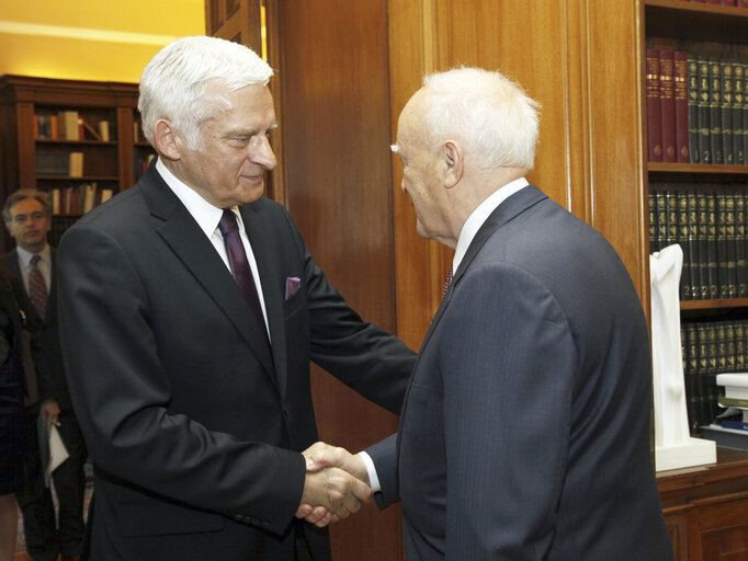 Fotografie 7: Jerzy BUZEK pays an official visit to Greece