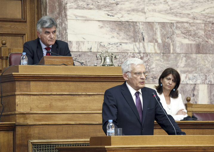 Photo 8 : Jerzy BUZEK pays an official visit to Greece