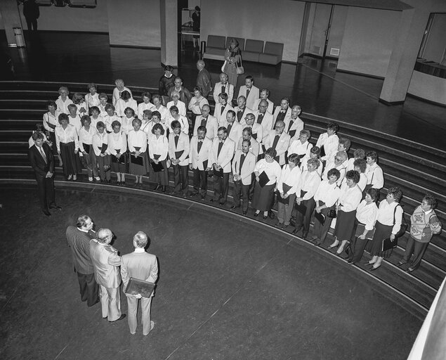 Fotó 5: Choir performance at the EP in Strasbourg