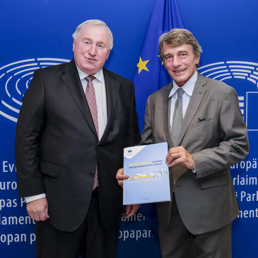 Foto 14: David SASSOLI - EP President meets with Karl Heinz LAMBERTZ - President of the Committee of the Regions at the EP in Brussels