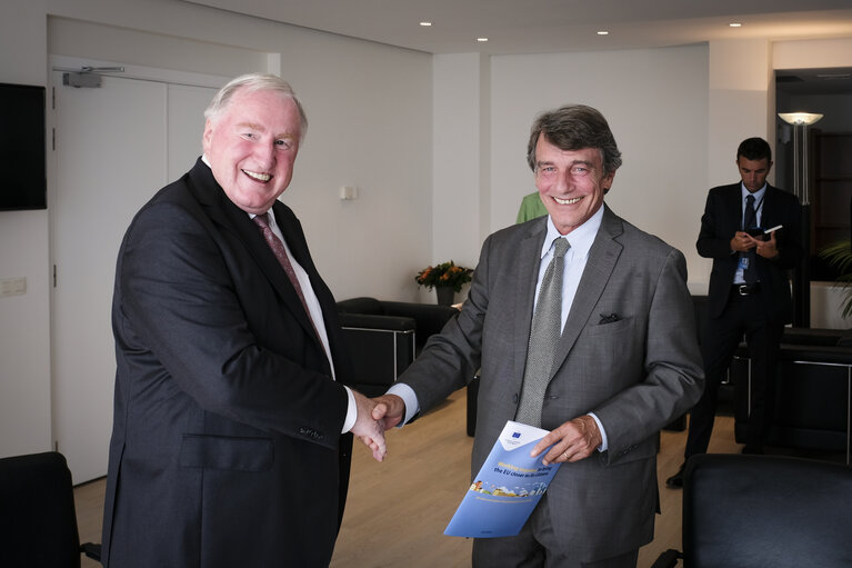 Valokuva 3: David SASSOLI - EP President meets with Karl Heinz LAMBERTZ - President of the Committee of the Regions at the EP in Brussels