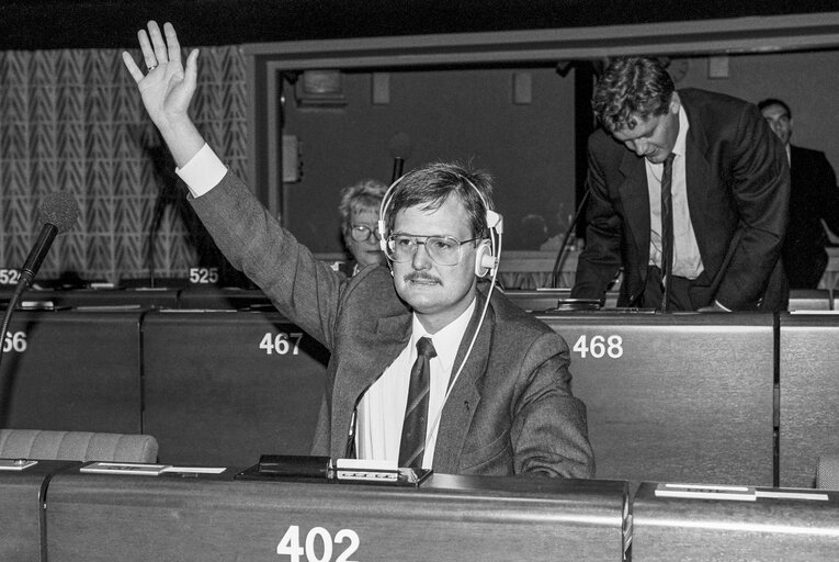 Foto 3: Portrait of MEP Gary TITLEY during the plenary session at the EP in Strasbourg