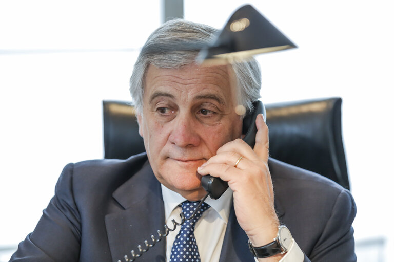 Valokuva 9: Antonio TAJANI, EP President has a phonecall with the Prime Minister of Pakistan