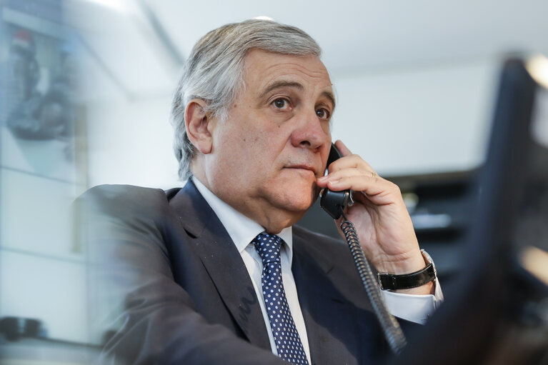 Valokuva 7: Antonio TAJANI, EP President has a phonecall with the Prime Minister of Pakistan