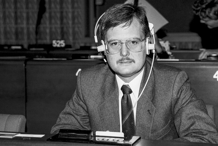 Fotografie 6: Portrait of MEP Gary TITLEY during the plenary session at the EP in Strasbourg