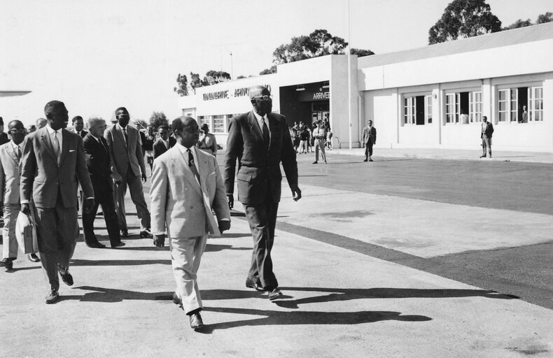 Fotografi 38: President Amadou LAMINE GUEYE at Meeting of the permanent joint committee after the EPA Conference with the Parliaments of the African States and Madagascar in Tananarive, Madagascar - 3rd to 5th october 1962